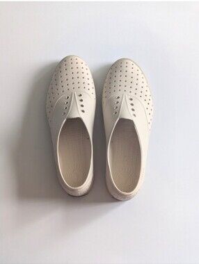 Native Shoes Jefferson - Cream / Off-White Perforated Slip-On Sneakers - Size 9